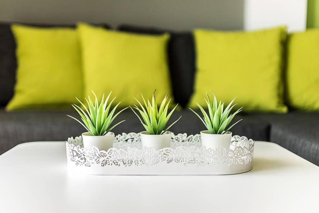 Sunlit 2Br Oasis In Metaxourghio 3Min From Metro Apartment Атина Екстериор снимка